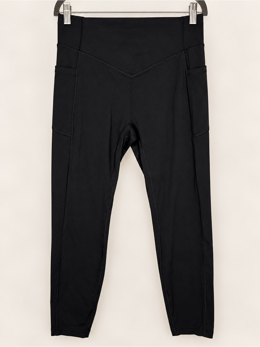 Halara Black Scrunch Butt Leggings XL 7/8 Length Side Pockets No Front Seam